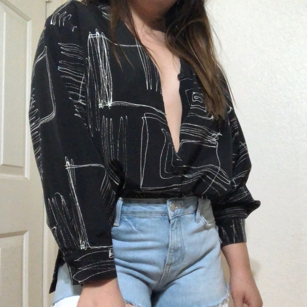 Geo Abstract Blouse - Picture 2 of 4